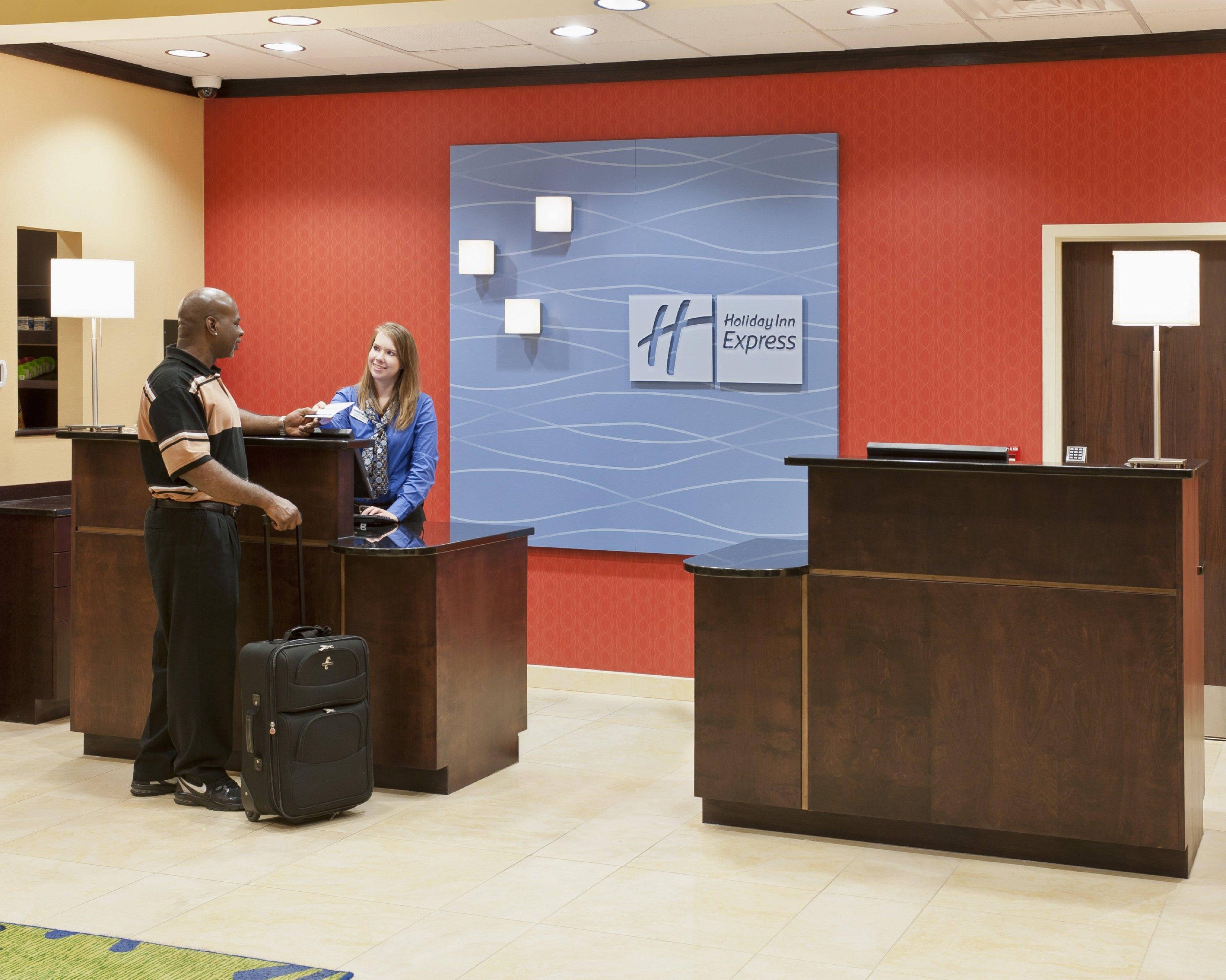 Holiday Inn Express & Suites Dayton South - I-675, An Ihg Hotel Shanersville Interior photo