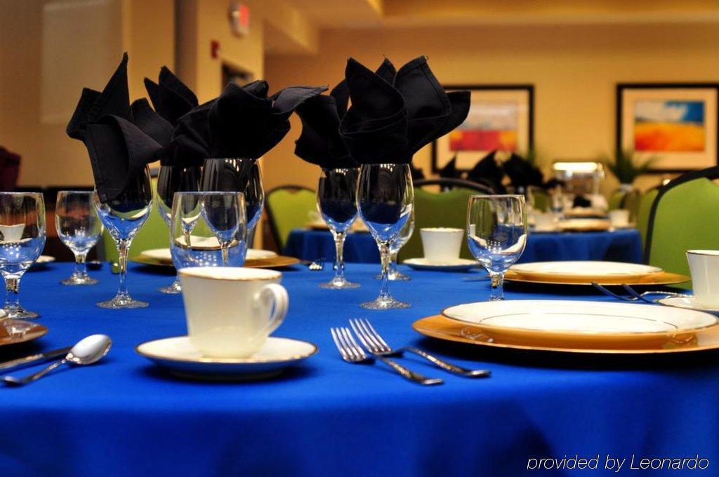 Holiday Inn Express & Suites Dayton South - I-675, An Ihg Hotel Shanersville Restaurant photo