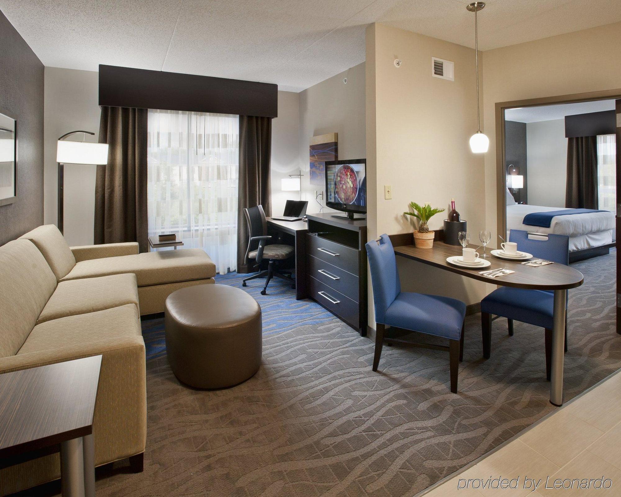 Holiday Inn Express & Suites Dayton South - I-675, An Ihg Hotel Shanersville Room photo